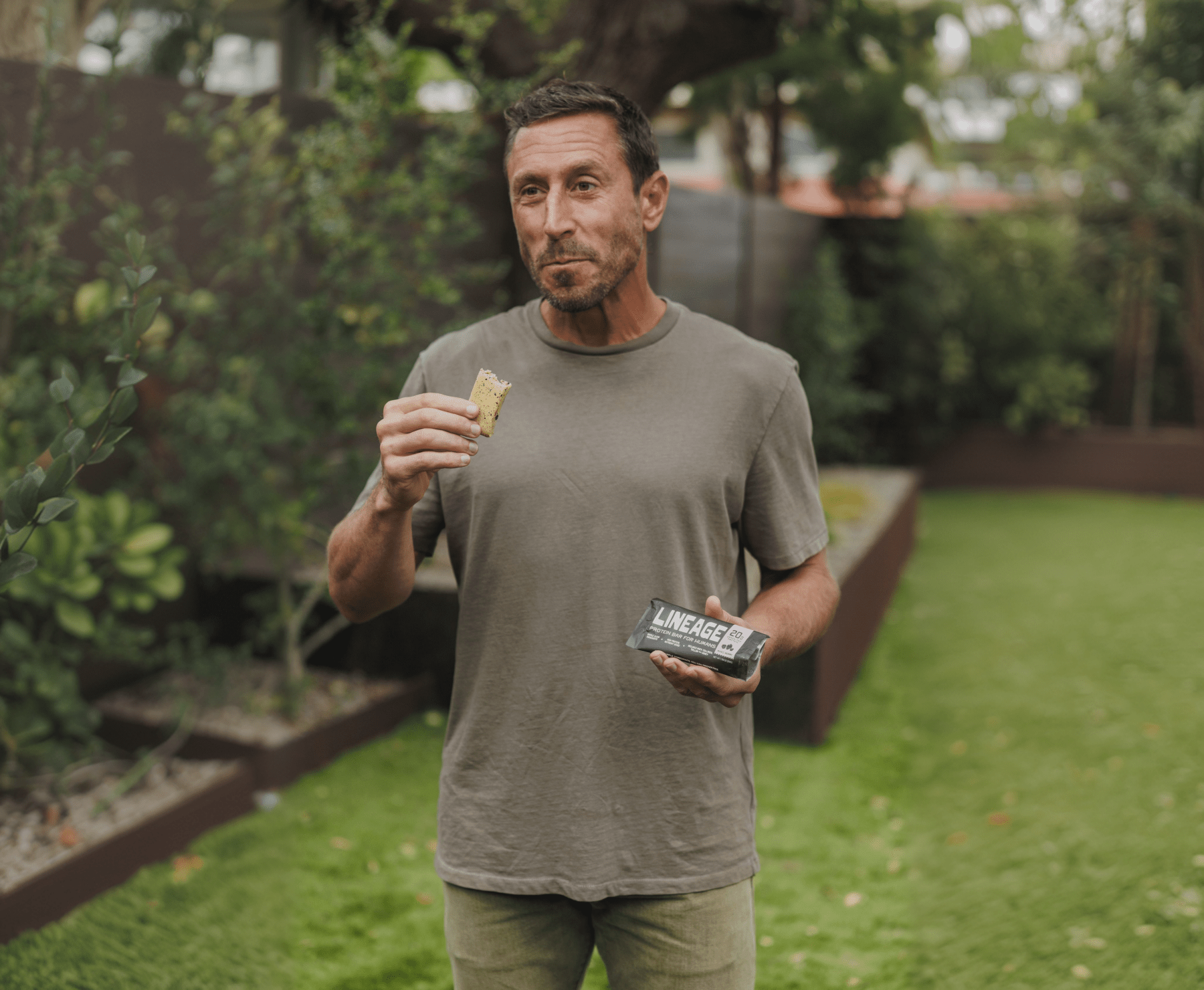 Paul Saladino eating the Lineage Bar